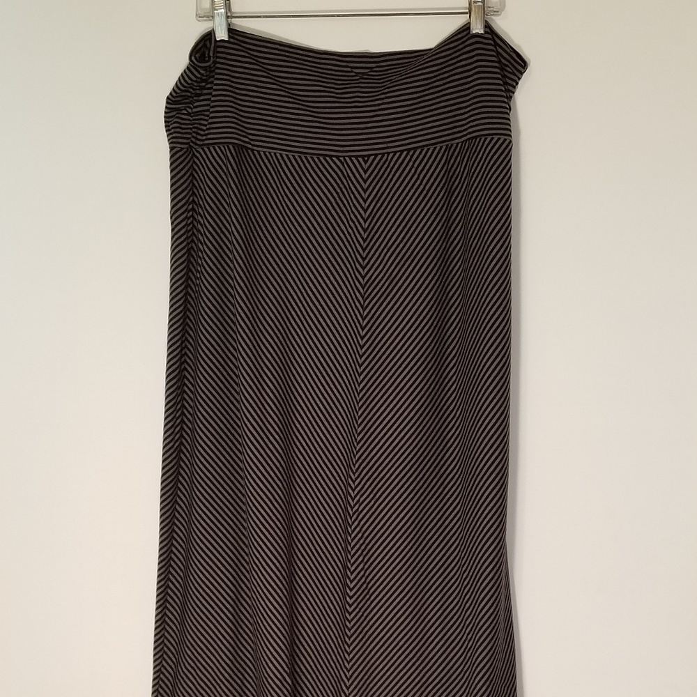 Old Navy maternity maxi skirt